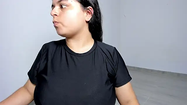 Snapshot of Little_Shaara chatting on March 2025 10:51:01 PM Little Shaara online show from March 2025 10:51:01 PM