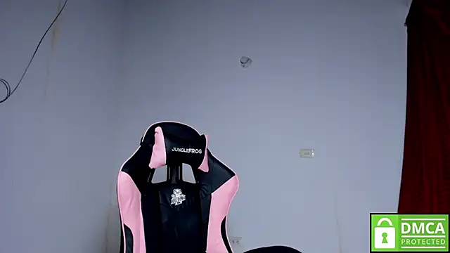 Snapshot of Little_Shaara chatting on October 2025 09:24:02 PM Little Shaara online show from October 2025 09:24:02 PM