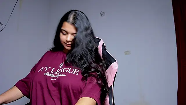 Snapshot of Little_Shaara chatting on October 2025 09:13:02 PM Little Shaara online show from October 2025 09:13:02 PM