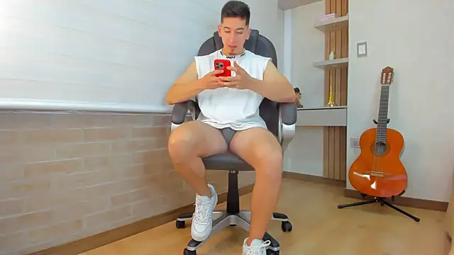 Tombarden online show from December 2025 07:18:02 PM