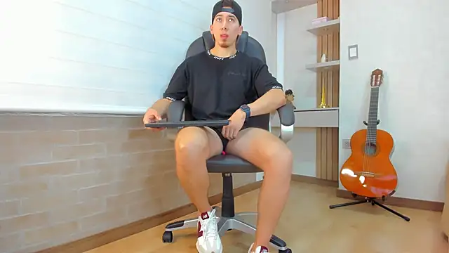 Tombarden online show from December 2025 07:08:02 PM