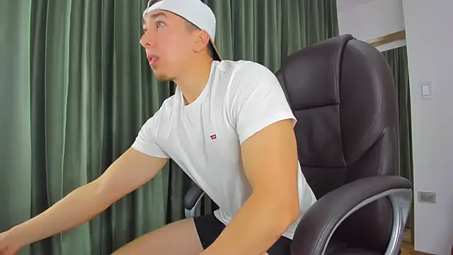 Tombarden online show from March 2025 07:01:02 PM