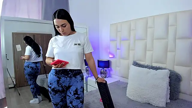 Ariana rouse online show from September 2025 05:37:01 PM