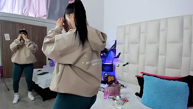 Ariana rouse online show from October 2025 04:48:01 PM