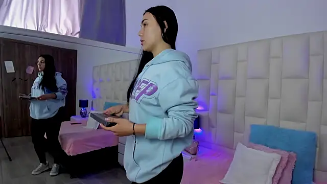 Ariana rouse online show from November 2025 04:40:02 PM