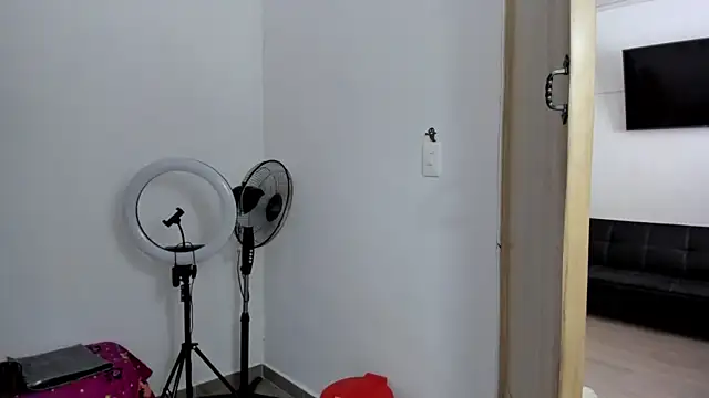 Ariana rouse online show from January 2026 05:17:01 PM