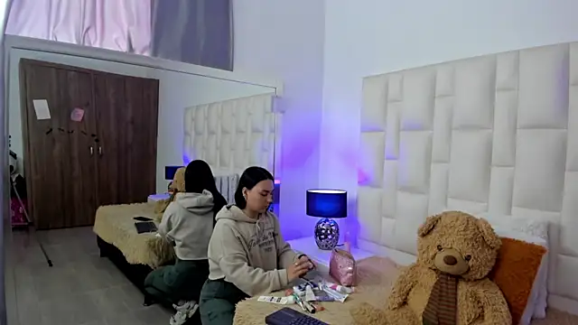 Ariana rouse online show from March 2026 04:19:01 PM