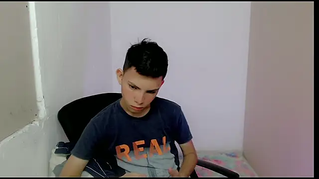 Snapshot of Alexxx_lov chatting on March 2025 12:34:01 PM Alexxx lov online show from March 2025 12:34:01 PM