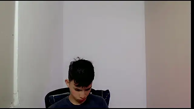 Snapshot of Alexxx_lov chatting on March 2025 12:24:02 PM Alexxx lov online show from March 2025 12:24:02 PM