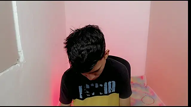 Snapshot of Alexxx_lov chatting on February 2025 12:36:02 PM Alexxx lov online show from February 2025 12:36:02 PM