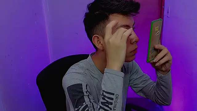 Alexxx lov online show from February 2026 12:17:01 PM