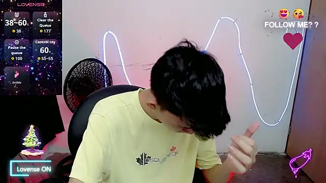 Snapshot of Alexxx_lov chatting on December 2025 02:00:02 PM Alexxx lov online show from December 2025 02:00:02 PM