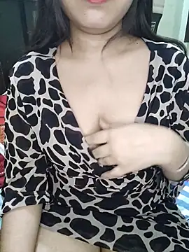 JANVI MISHRA1 online show from May 2026 06:11:02 PM