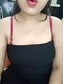 JANVI MISHRA1 online show from May 2026 06:44:01 PM