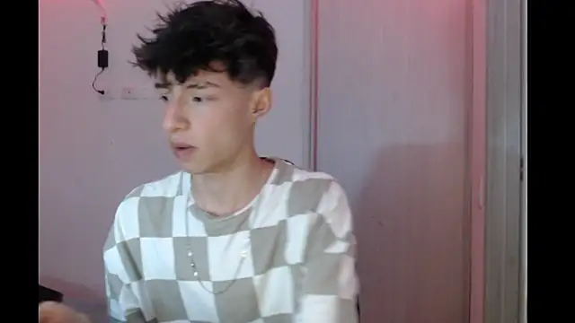 Juanmres online show from November 2025 11:48:02 PM