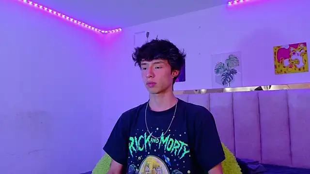 Juanmres online show from June 2026 01:05:02 PM