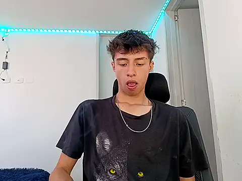 Juanmres online show from September 2025 07:42:02 PM