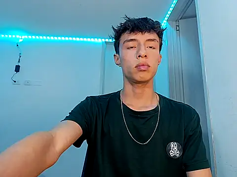 Juanmres online show from October 2025 12:22:02 AM