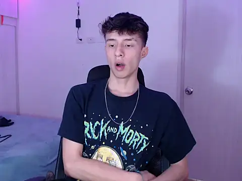 Juanmres online show from March 2026 06:24:01 PM