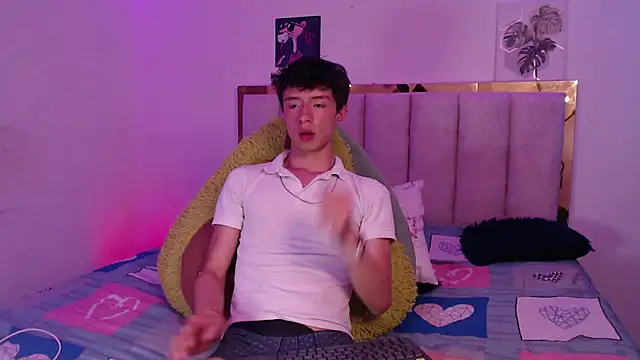 Juanmres online show from May 2026 09:01:02 PM