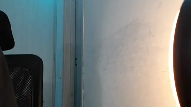 Juanmres online show from October 2025 09:47:01 PM