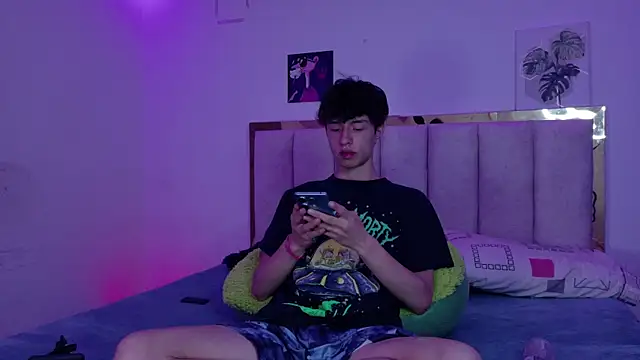 Juanmres online show from May 2026 07:01:02 PM