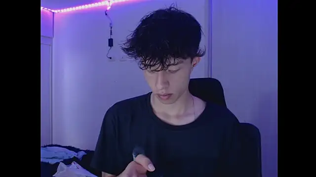 Juanmres online show from December 2025 06:08:01 PM