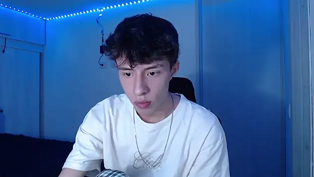 Juanmres online show from April 2026 10:22:01 PM