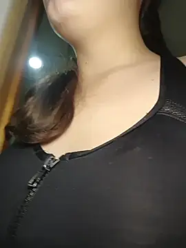 Vale Saenzz online show from October 2025 10:53:01 PM