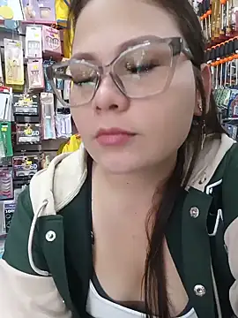 Vale Saenzz online show from May 2026 04:04:01 PM