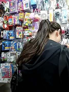 Vale Saenzz online show from November 2025 11:30:02 PM