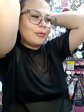 Vale Saenzz online show from April 2026 08:39:01 PM