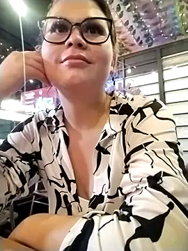 Vale Saenzz online show from March 2025 02:26:01 AM