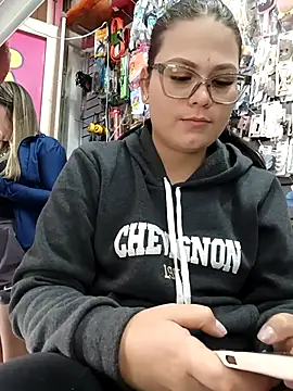 Vale Saenzz online show from February 2026 07:14:01 PM