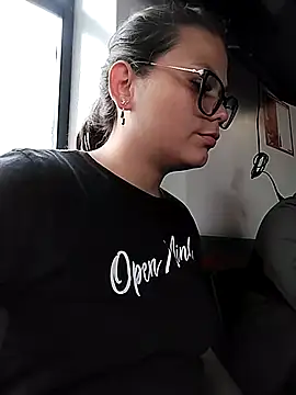 Vale Saenzz online show from March 2025 07:08:02 PM