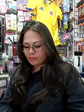 Vale Saenzz online show from April 2026 09:43:02 PM