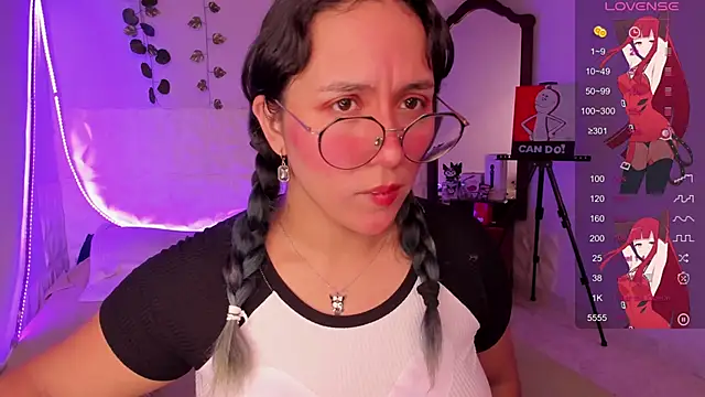 Snapshot of Ludovica6669 chatting on March 2025 07:07:01 PM Ludovica6669 online show from March 2025 07:07:01 PM