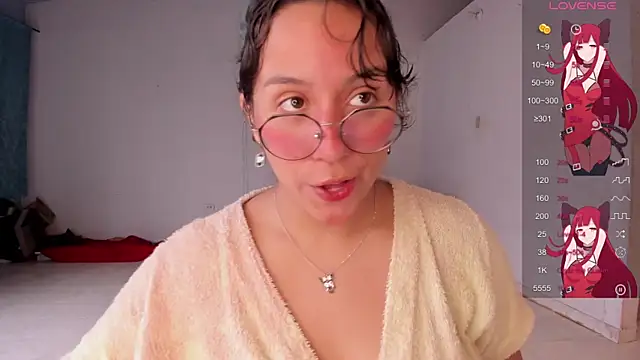 Snapshot of Ludovica6669 chatting on March 2025 03:04:01 PM Ludovica6669 online show from March 2025 03:04:01 PM