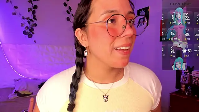 Snapshot of Ludovica6669 chatting on March 2025 09:05:02 PM Ludovica6669 online show from March 2025 09:05:02 PM