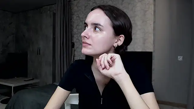 Snapshot of AmelieBanshee chatting on October 2025 11:33:02 AM AmelieBanshee online show from October 2025 11:33:02 AM