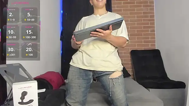 DavidX X21 Strip online show from April 2026 07:02:01 AM