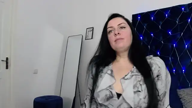 JacquelineElle online show from February 2025 06:35:01 PM