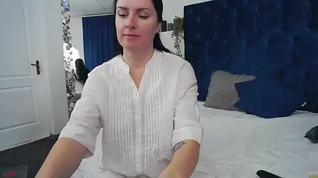 JacquelineElle online show from March 2025 02:04:01 AM