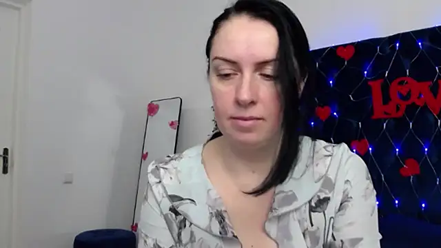 JacquelineElle online show from February 2025 06:33:02 PM