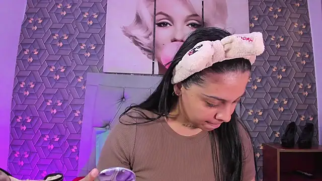 Emily rivera78 online show from February 2026 06:41:01 PM