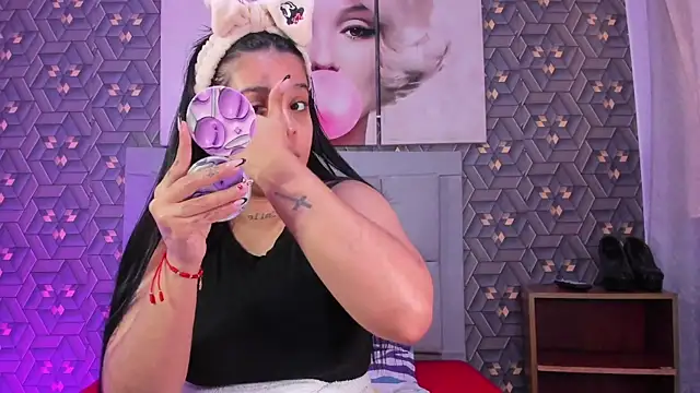 Emily rivera78 online show from February 2026 05:44:01 PM