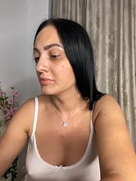 RaisaSalvi online show from September 2025 12:49:02 PM