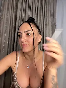 RaisaSalvi online show from September 2025 12:42:02 PM