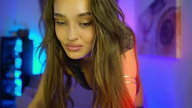 Clara Nia online show from October 2025 06:29:02 PM