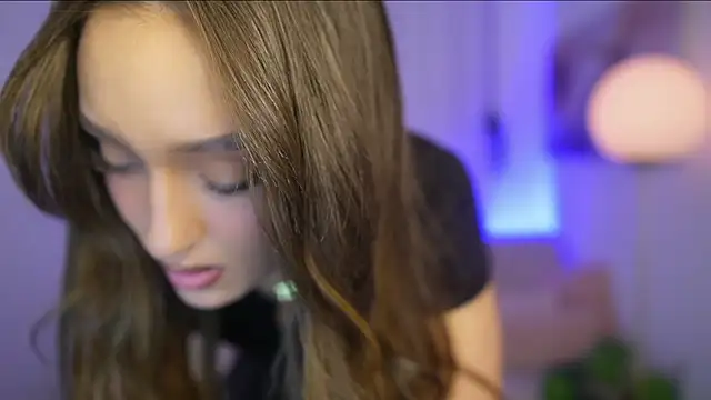 Clara Nia online show from January 2026 07:17:01 PM